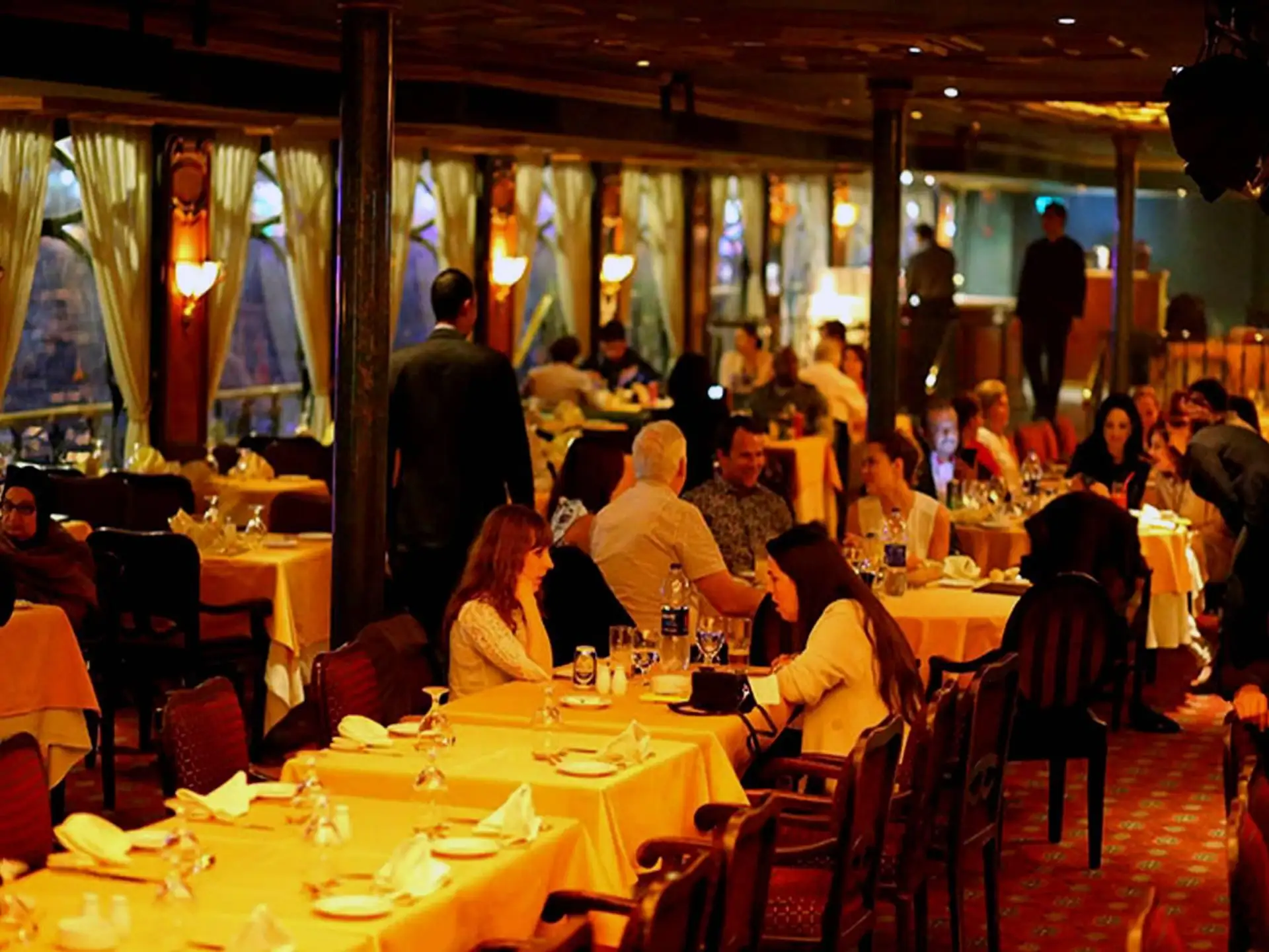 Luxury Cairo Dinner Nile Cruise With Entertainment Show