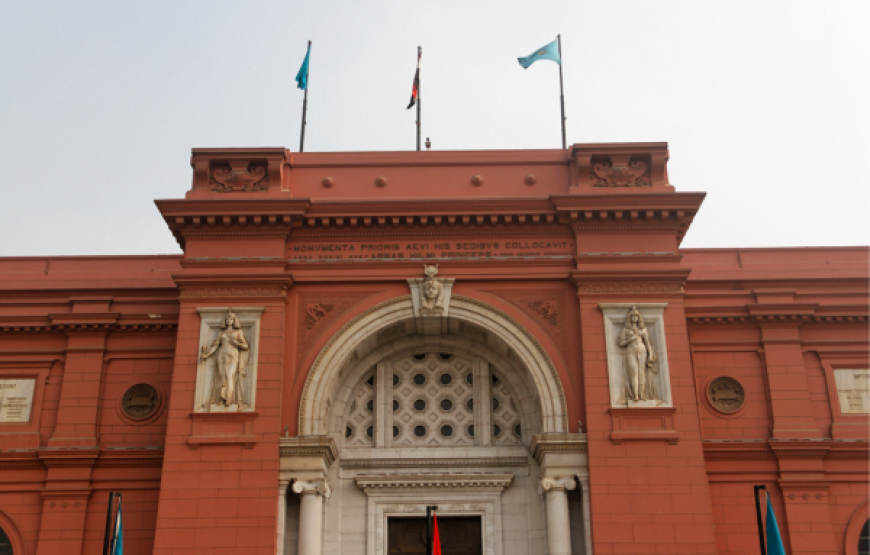 Day Tour to Egyptian Museum and Old Cairo