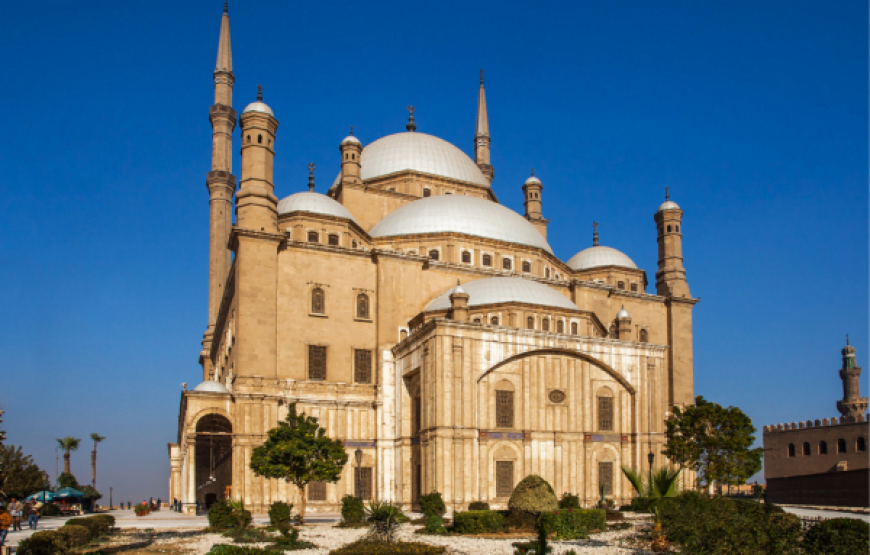Private Islamic and Coptic Cairo Day Tour